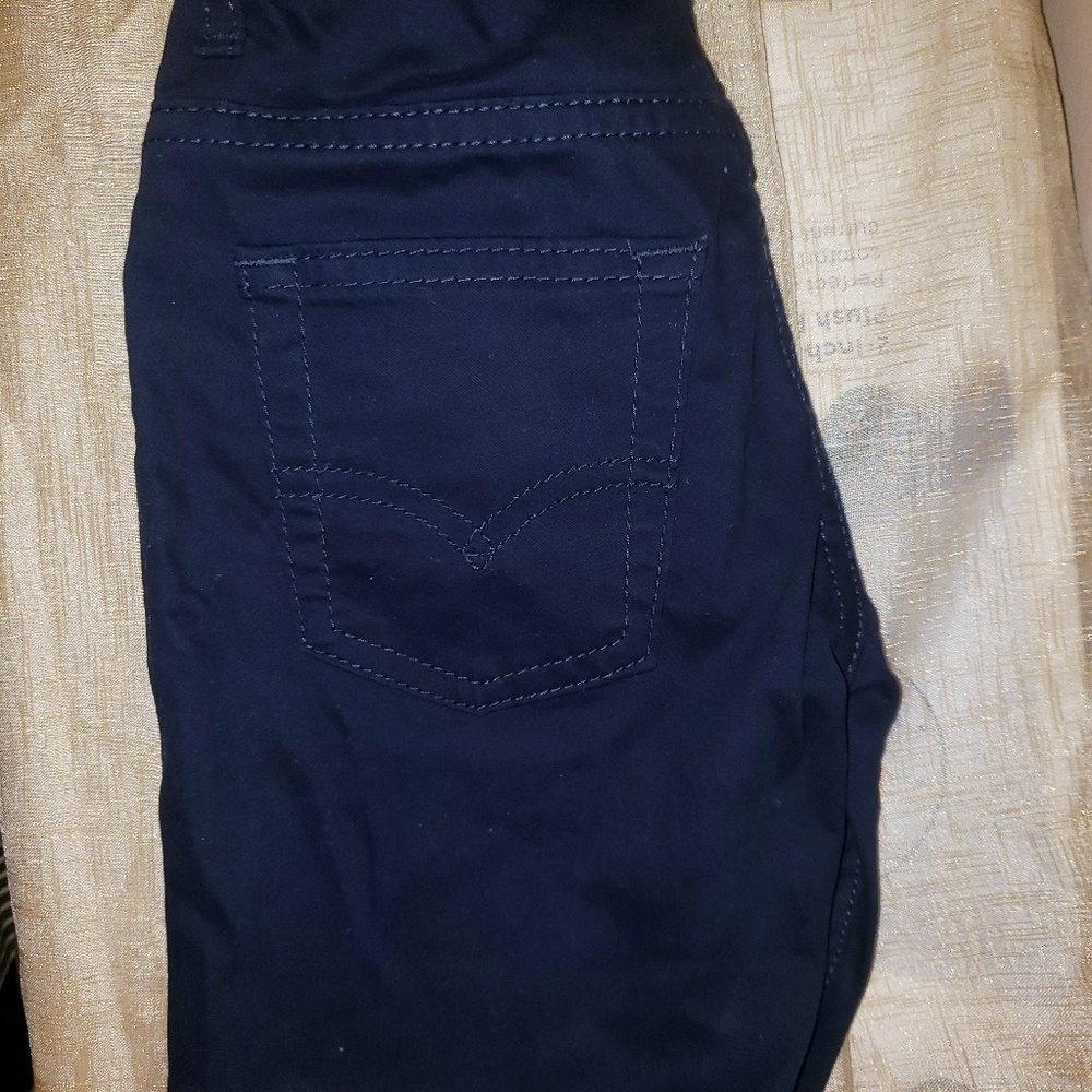 Kid Levis - Picture 2 of 4